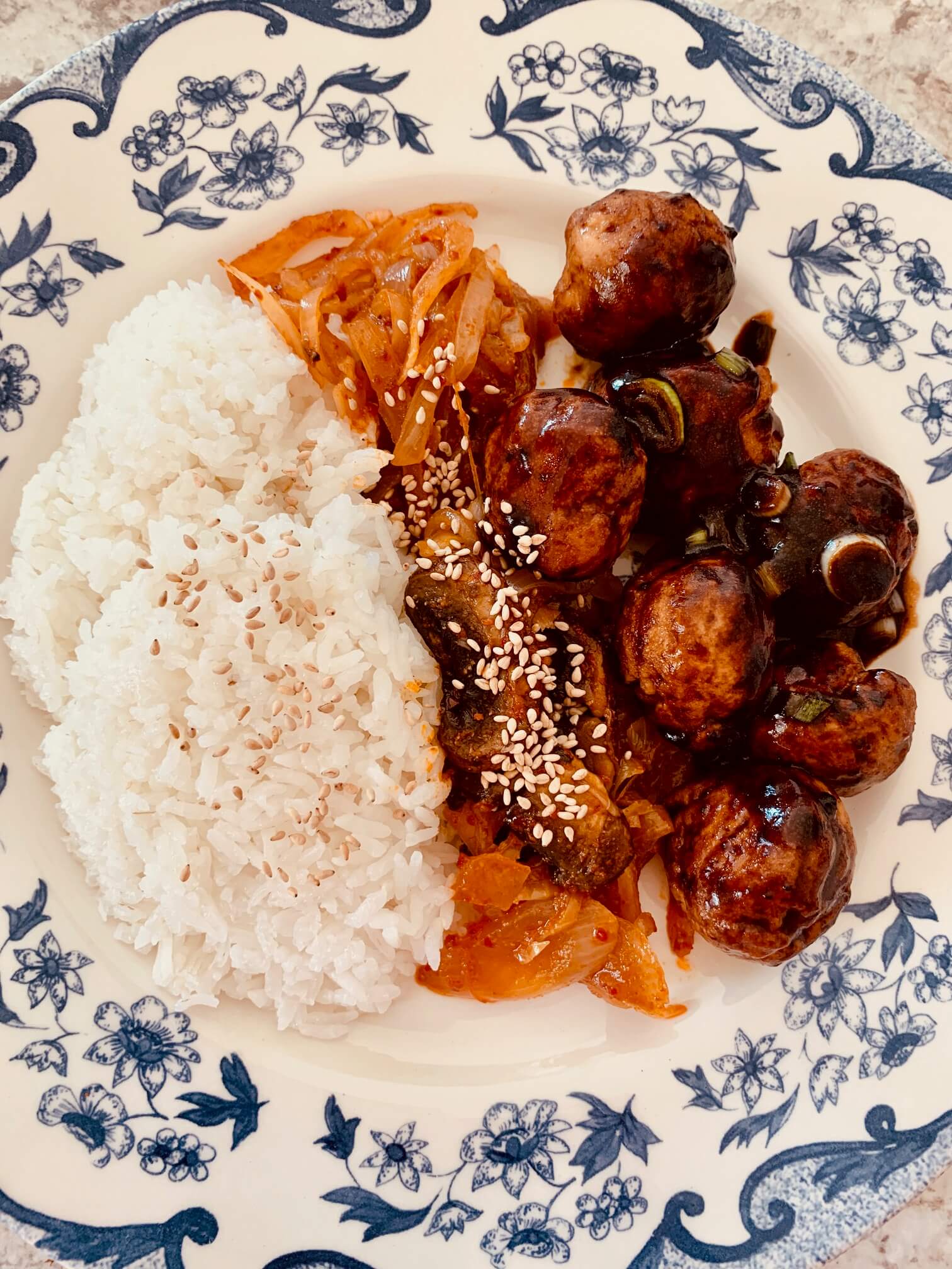 밥-양파볶음-짜장 치킨볼