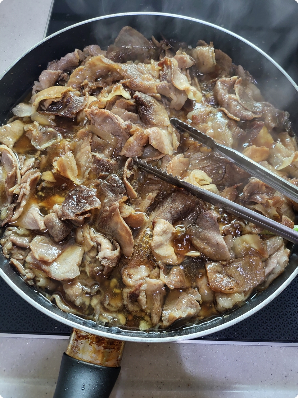 충분히 졸여 줘야 합니다.