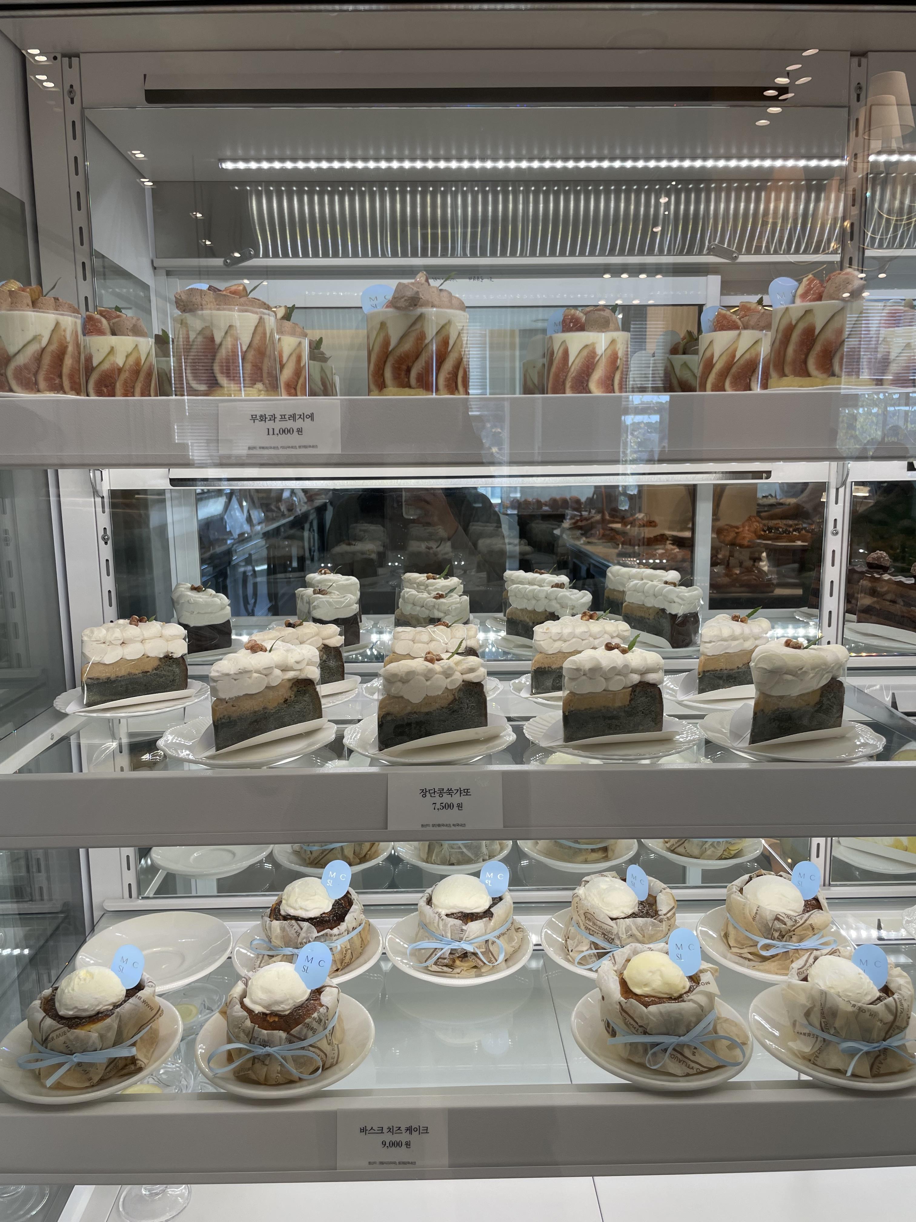 파주 공릉저수지 대형카페 모쿠슈라 프렌치카페