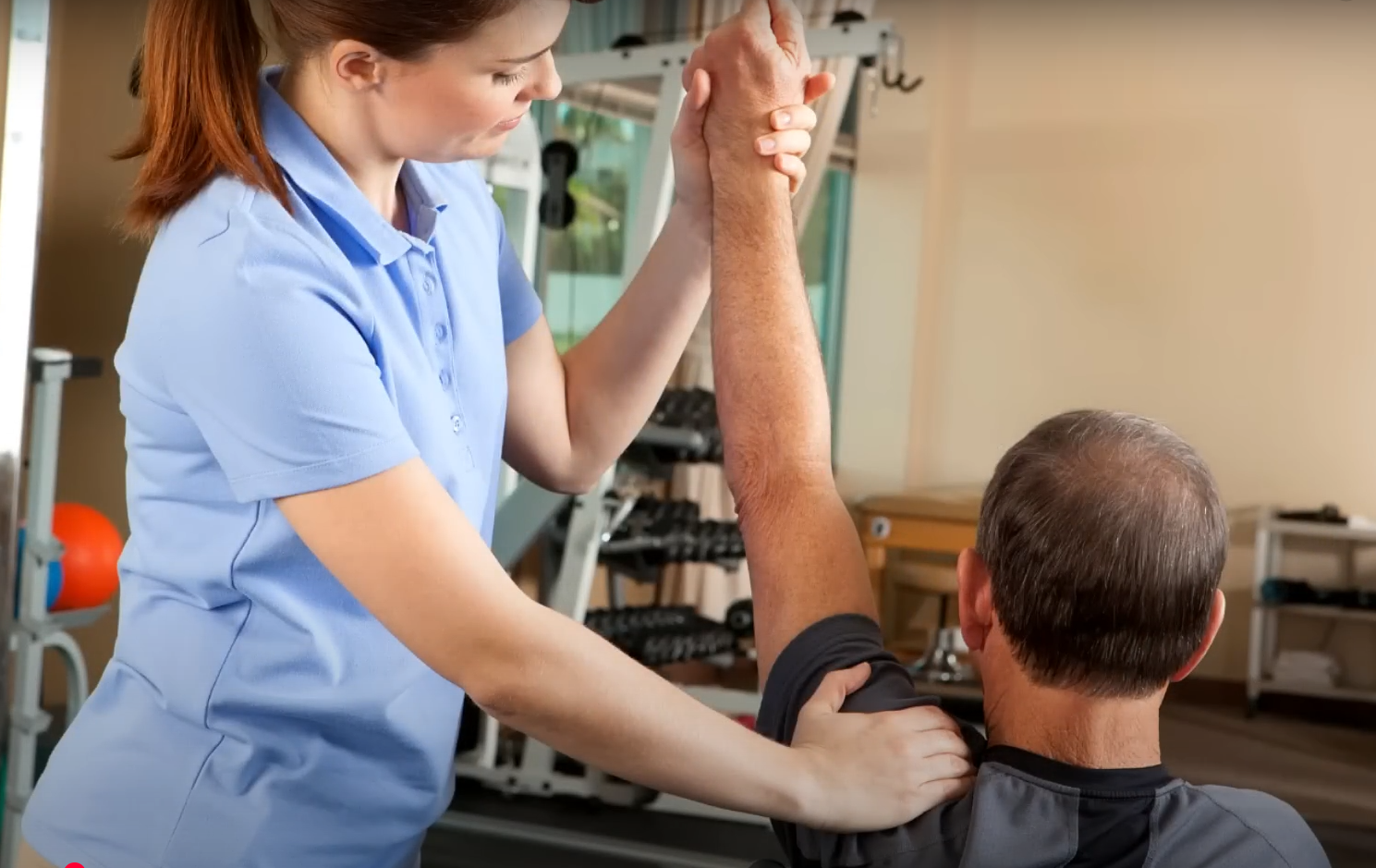 어깨 통증 진단장면