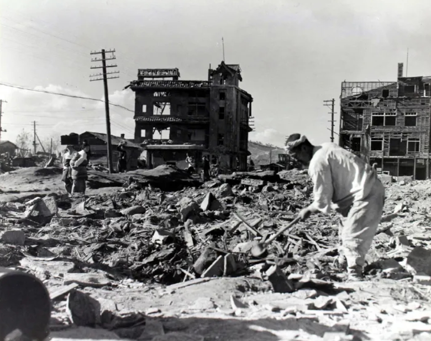 폐허 속의 복구