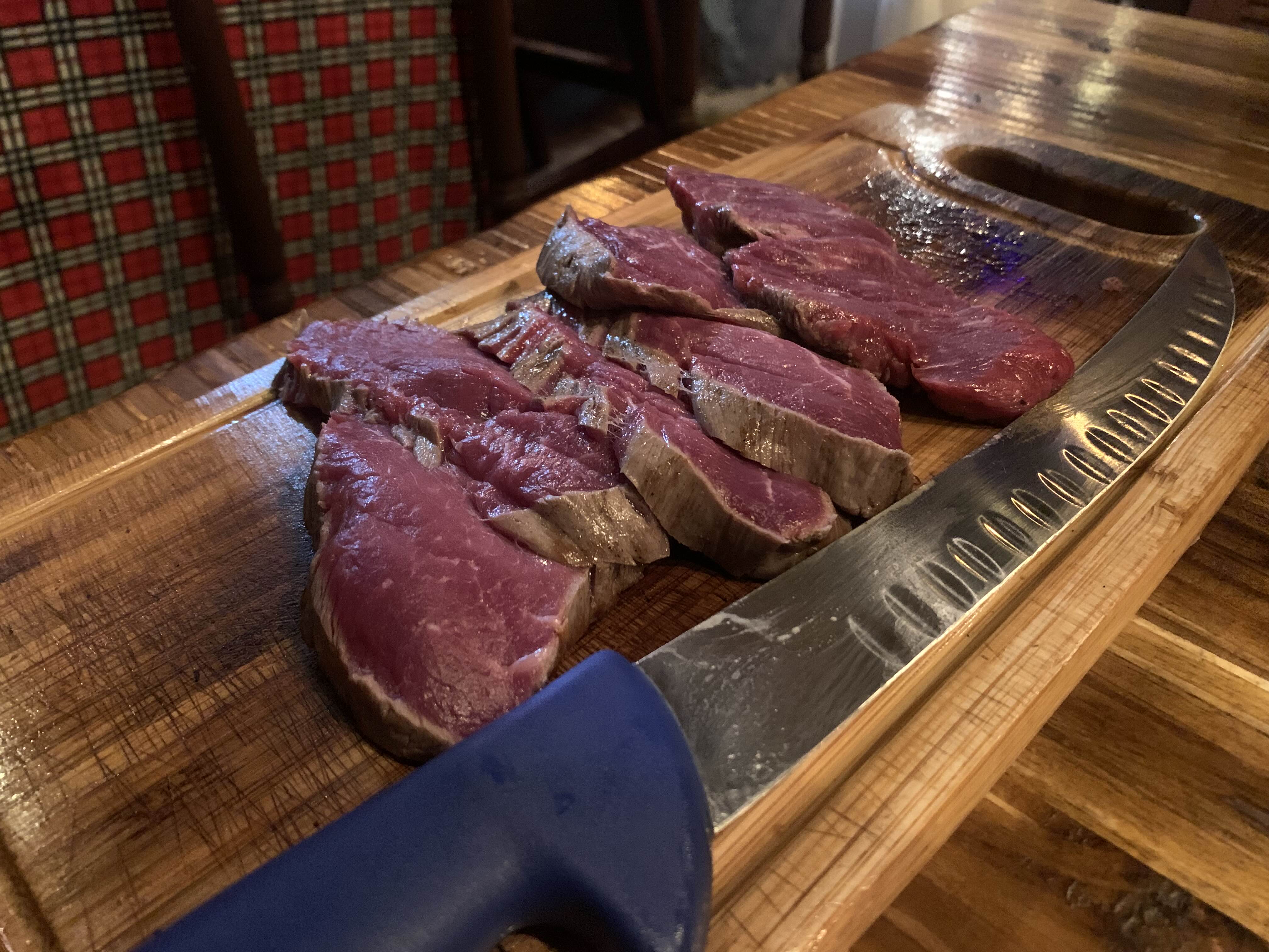 더스모코펍 기버터 스테이크