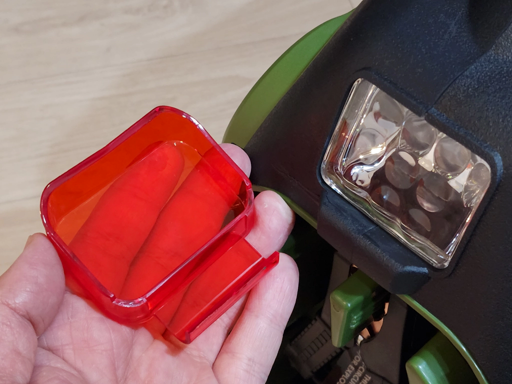 빨간색 커버 분실에 유의