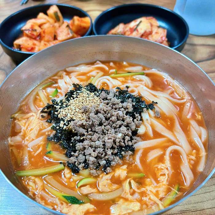 김창옥 전참시 윤두준 줄서는 칼국수집 장칼국수 강릉 맛집