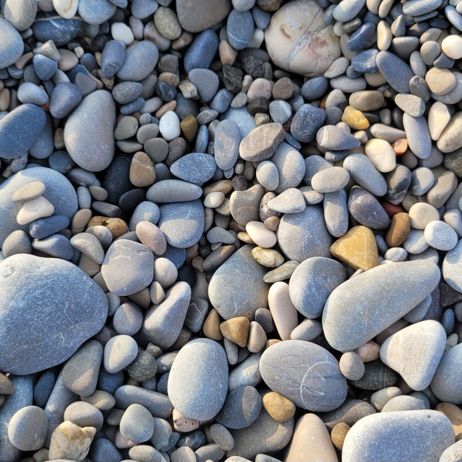 니스 해변의 몽돌