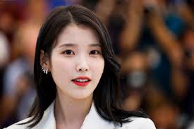 아이유-기부-어린이날-1억원-쾌척