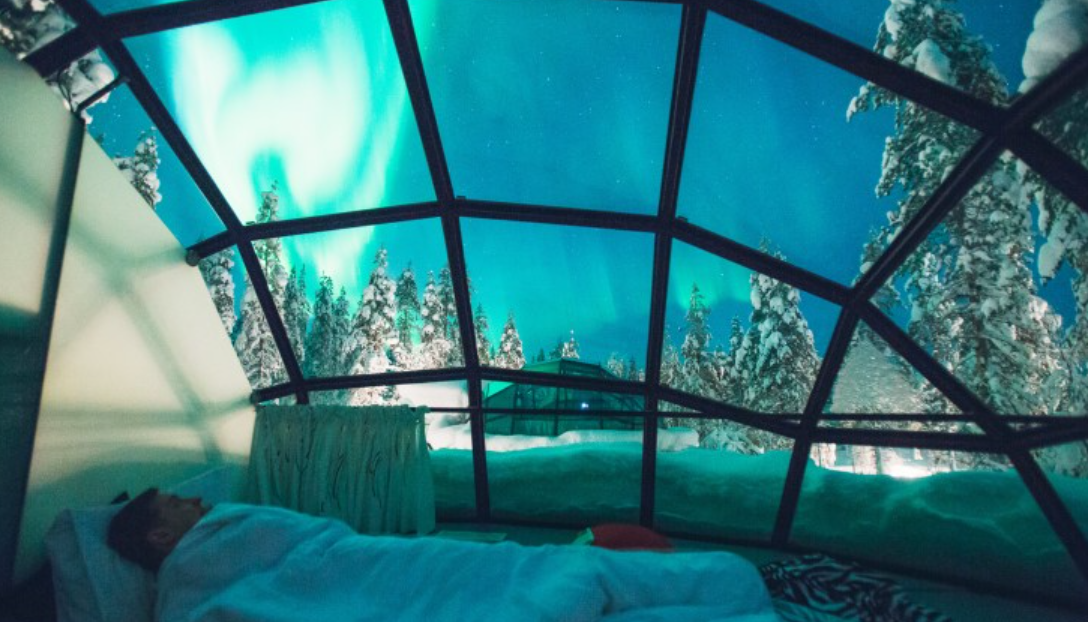 객실에서 누워서 보는 오로라 사진