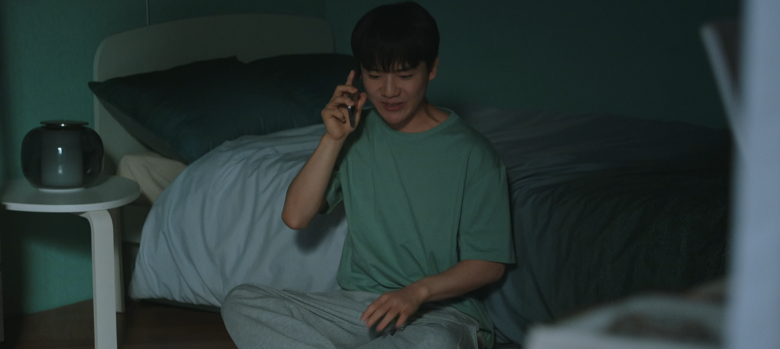 러브미 6화 친 엄마와 통화하는 다니엘