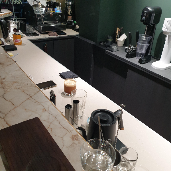 스티밍 아이스 아메리카노: 대만 프로젝트 킵(Project Keep) 카페 레시피_프로젝트 킵 추출 장면