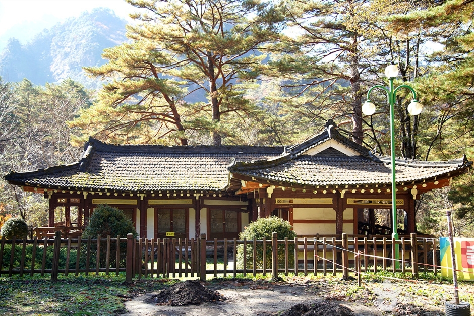 강원도 인제 갯골 자연휴양림 지도 숙소 예약 주변 단풍 명소 계곡 트레킹 날씨 정보