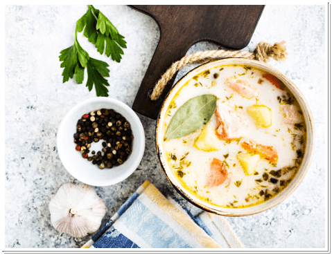 그릇에-담긴-수프-요리