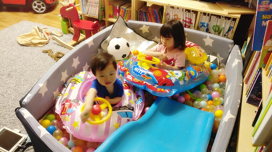 범퍼침대로 만든 볼풀장