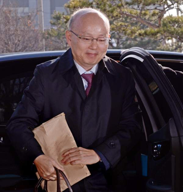 안창호 인권위원장 헌법 재판관 및 법조 경력