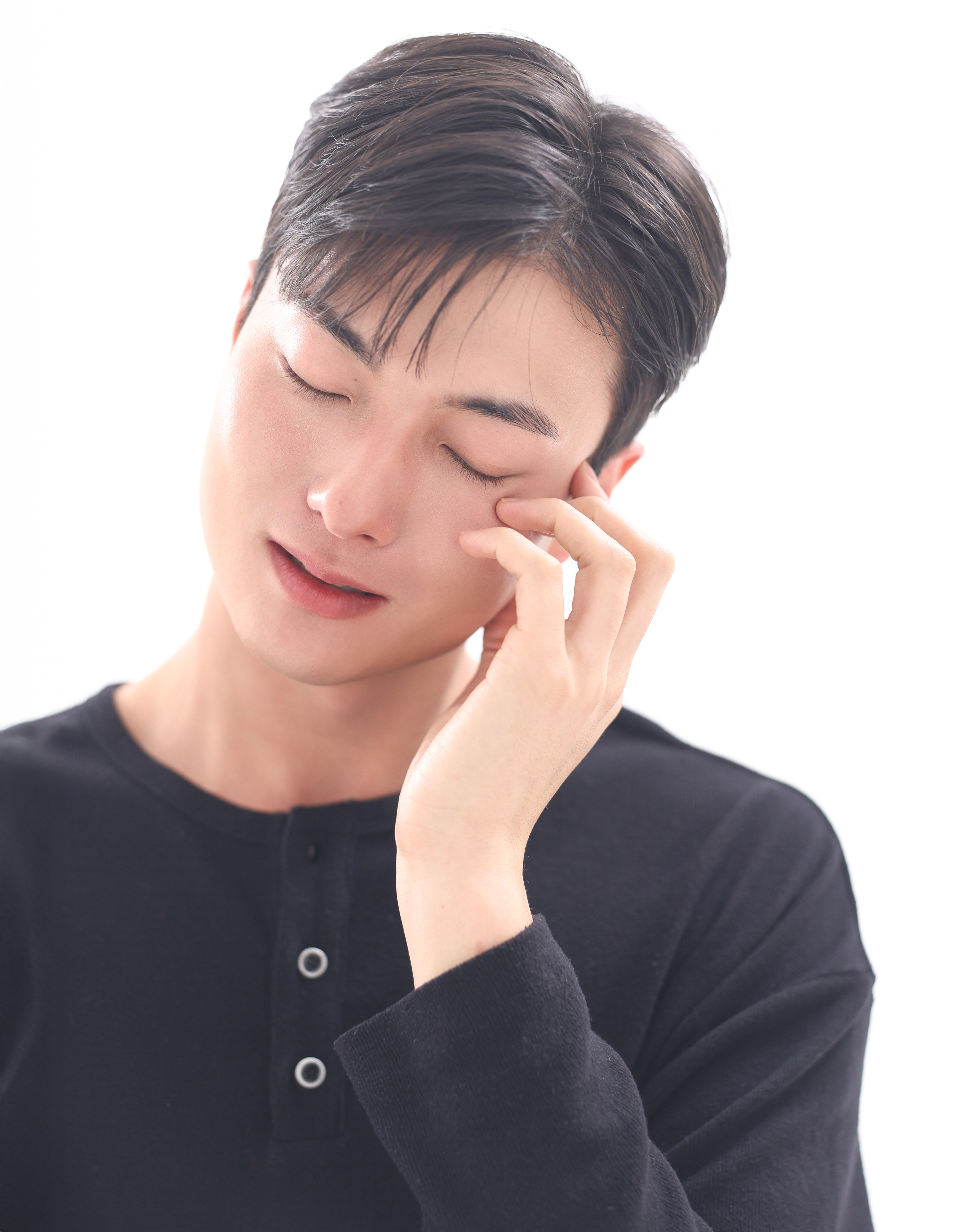 천안 프로필사진 순백스튜디오 — 남자 배우 프로필 사진 눈빛과 얼굴선이 살아 4