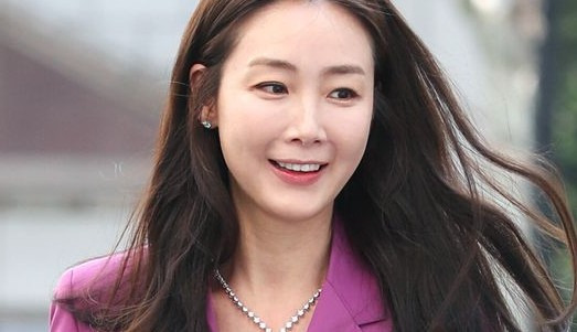 최지우 작품 활동