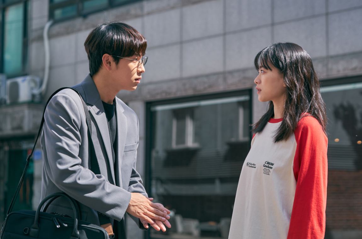 This is [스마트폰을 떨어뜨렸을 뿐인데]