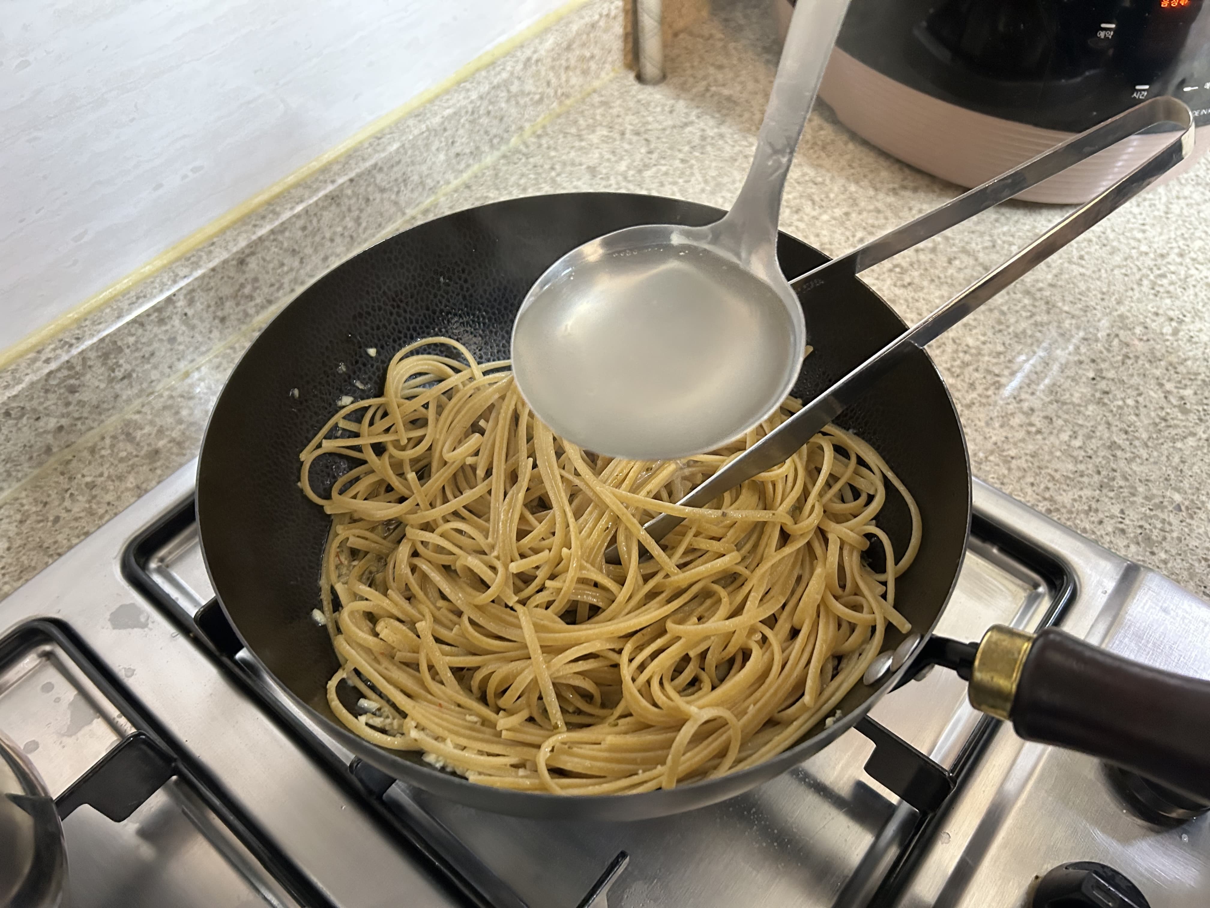 [chef&amp;#44; Daddy] 바질페스토 + 알리오올리오 조합! 실패 없는 고소한 오일 파스타 레시피