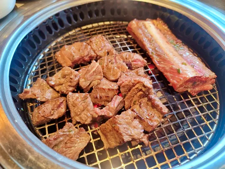줄서는식당 Korean BBQ, 수원왕갈비, 아보카도 트러플 육회, 빗살로스, LA양념갈비 맛있는 식당 서울대입구역 샤로수길 갈비집 고기집 맛집 소개