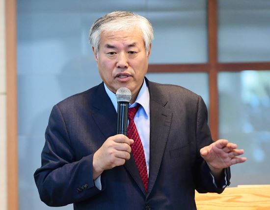 전광훈, 자유마을.