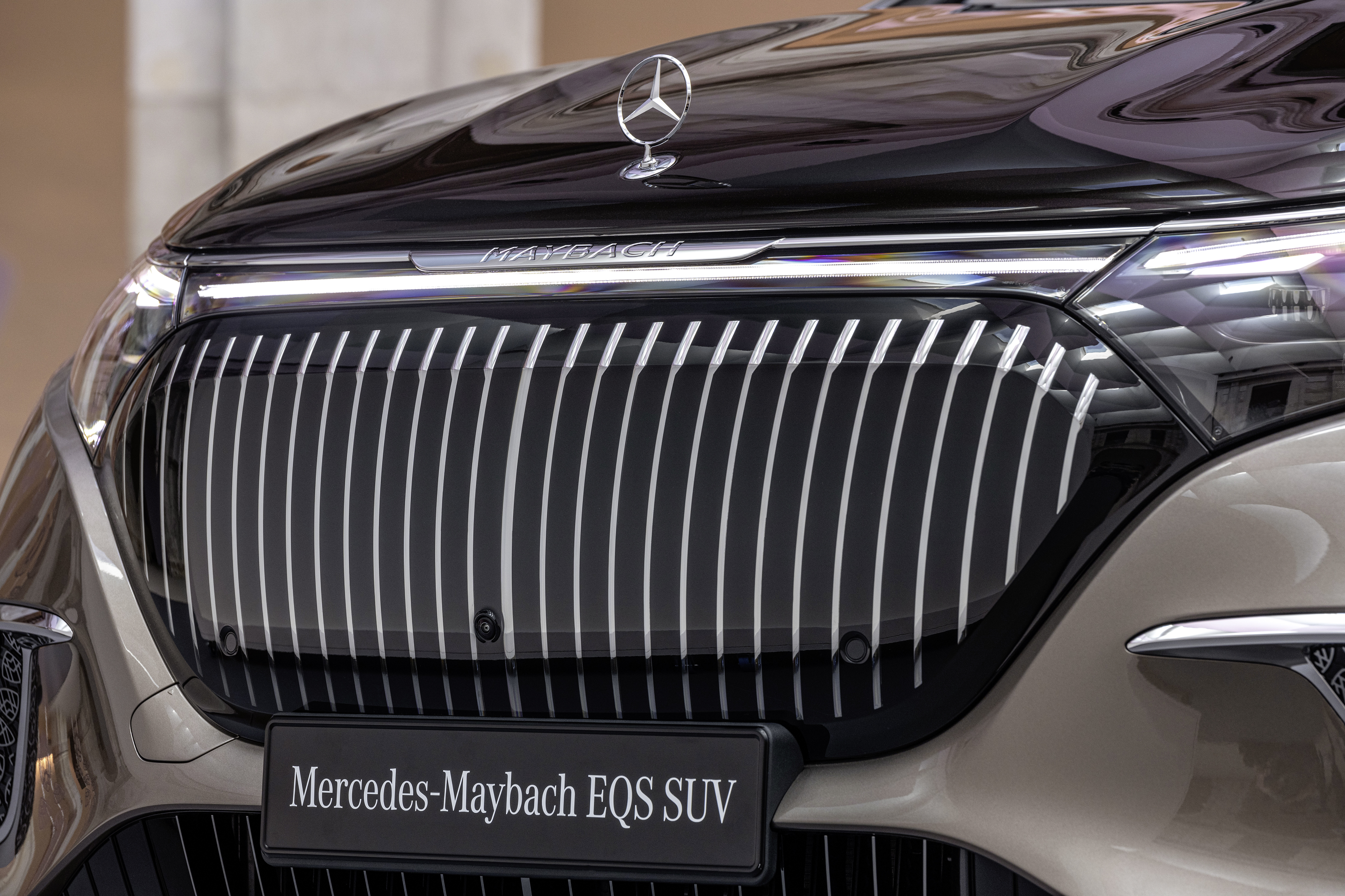 2024 메르세데스 마이바흐 EQS 680 SUV 사진 그릴