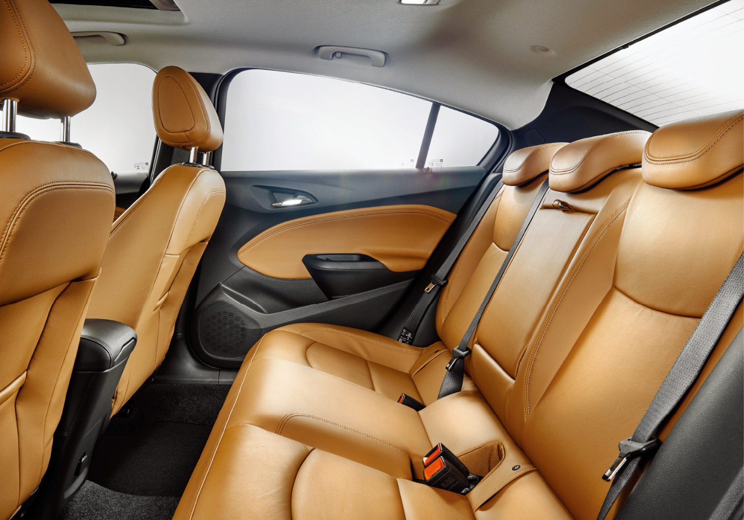 쉐보레 크루즈 2018년형 실내 시트 사진 출처 쉐보레