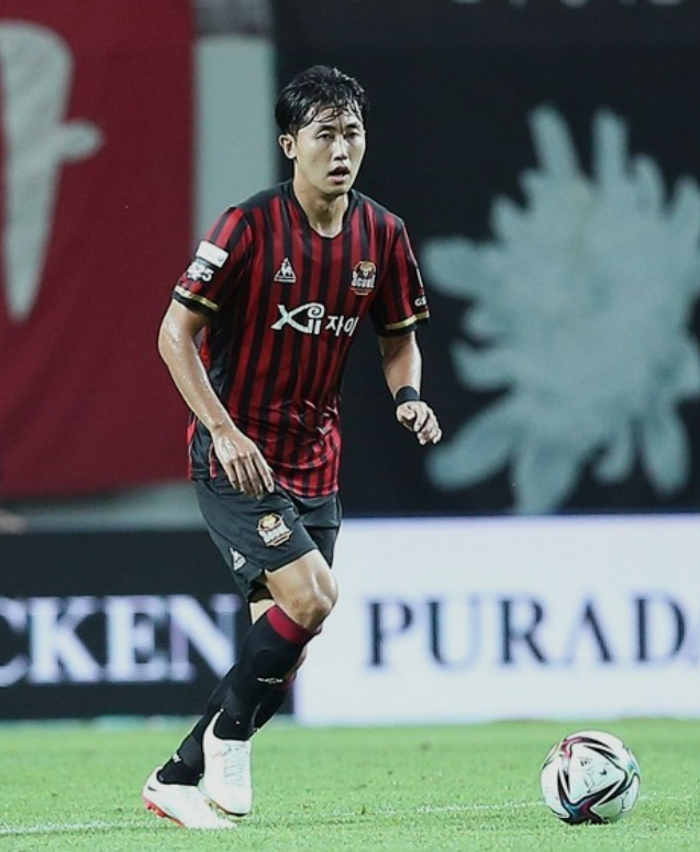 전진하는 이한범 선수