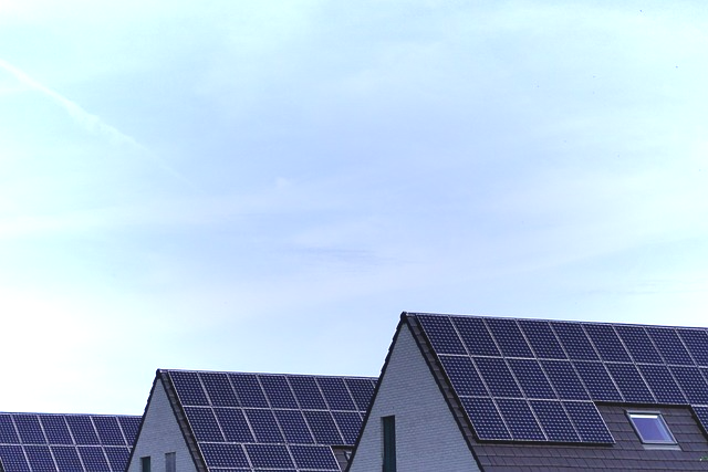 재생에너지와 스마트홈: 에너지 자립형 주택 만들기