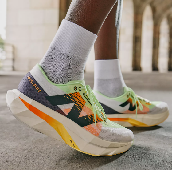 러닝화 계급도 2025 나이키 아식스 아디다스 호카 페가수스 뉴발란스 최신 뉴발란스 퓨어셀 엘리트 v4