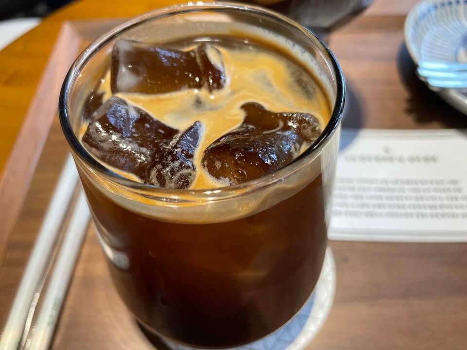 연남방앗간-광교점-아메리카노-모습