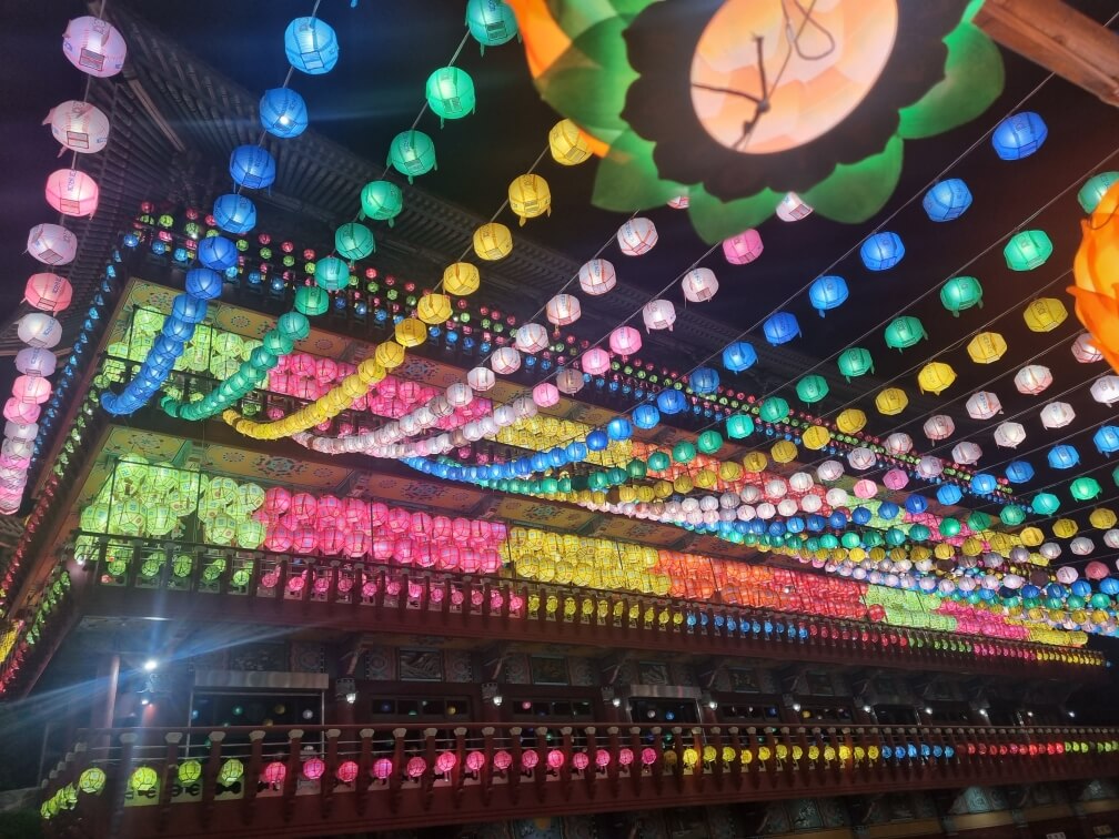 삼광사 초입으로 올라가는 비탈길에서 본 사진