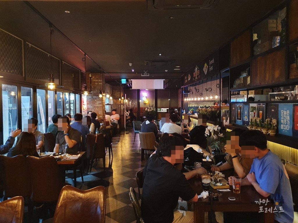 맥주 생각 매장 내부