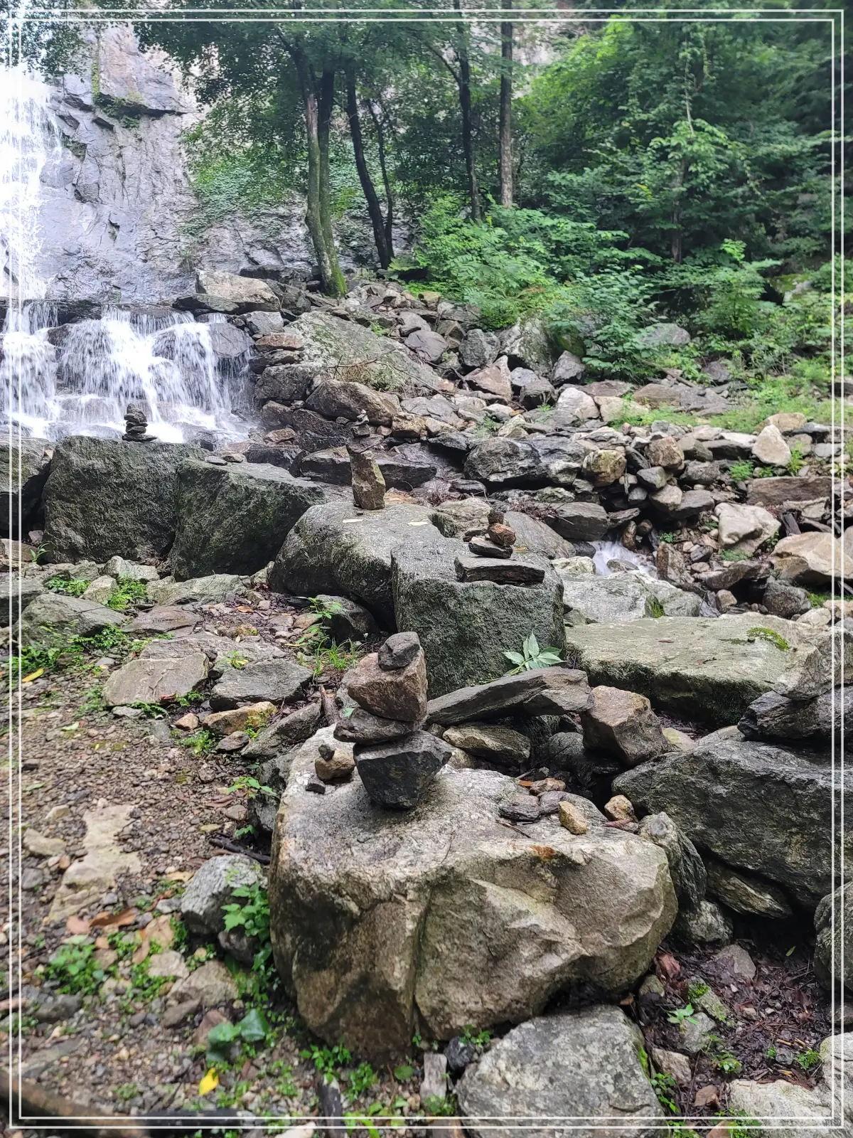 무주채폭포-아래-돌탑