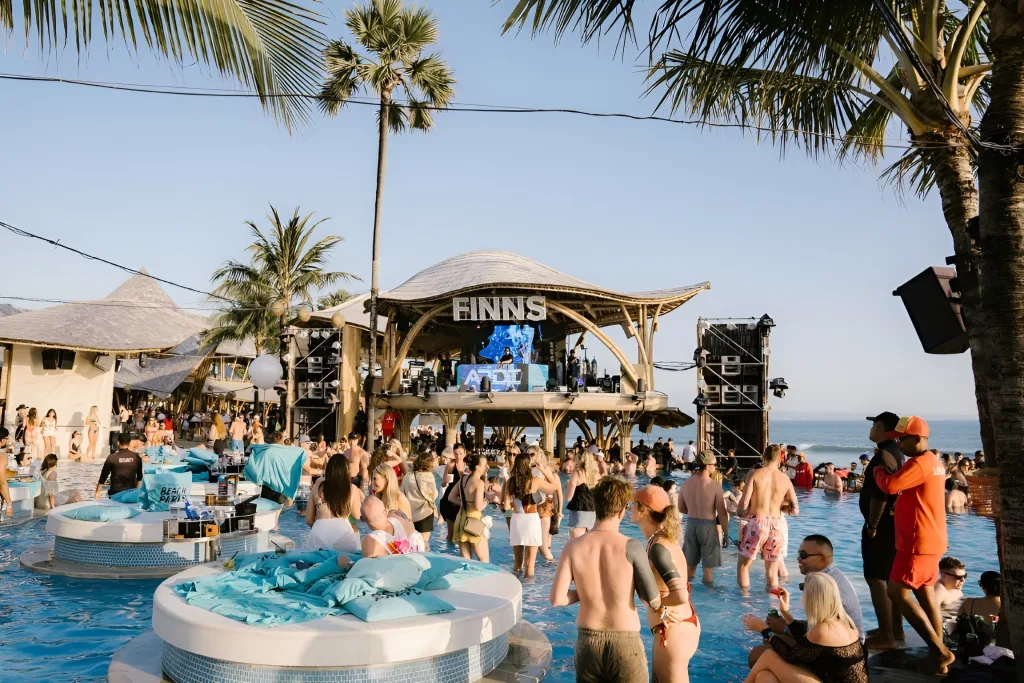 발리 비치클럽 베스트 7 디테일 가이드(핀스 비치클럽, 포테이토 헤드 비치클럽, 사만바 비치클럽, 라 브리사 발리, 아틀라스 비치클럽, 우후 클리프하우스, 맨트라 비치하우스)