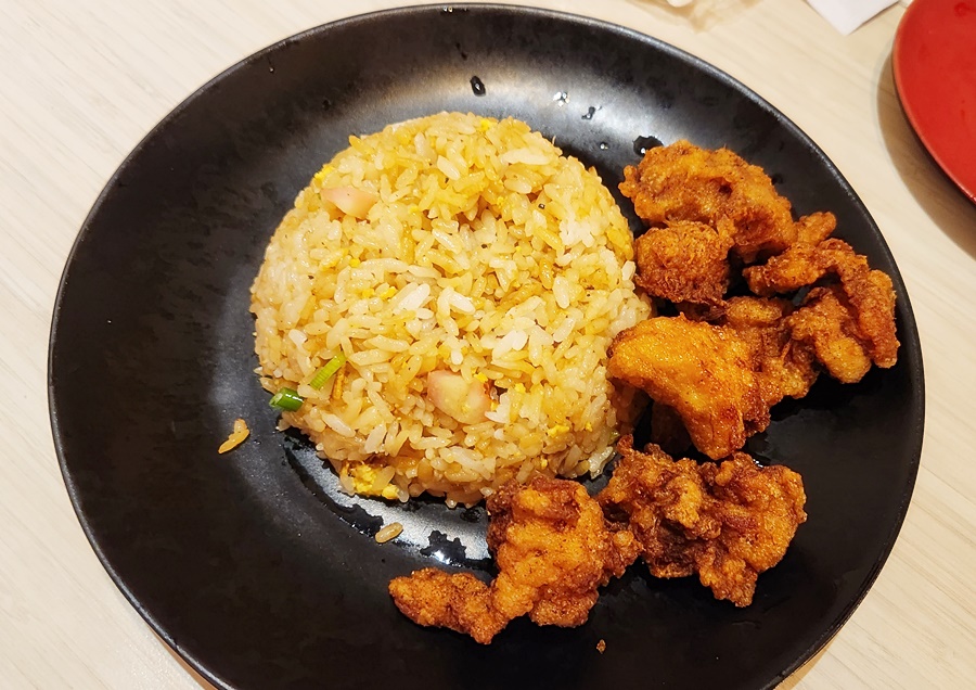 볶음밥과 닭튀김이나오는 어린이셋트2