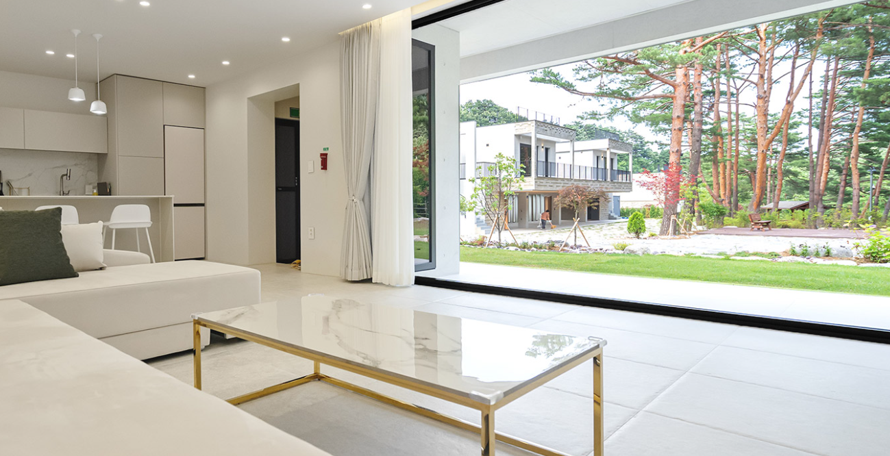 아고라펜션 전경