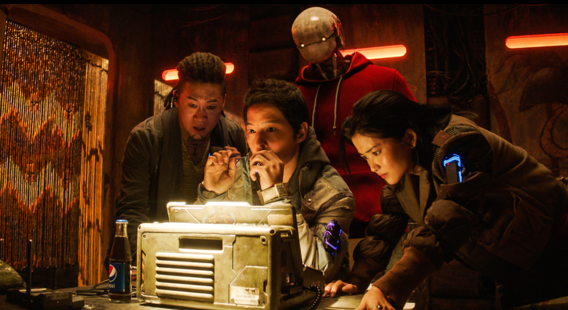 우주를 보는 승리호 팀원들