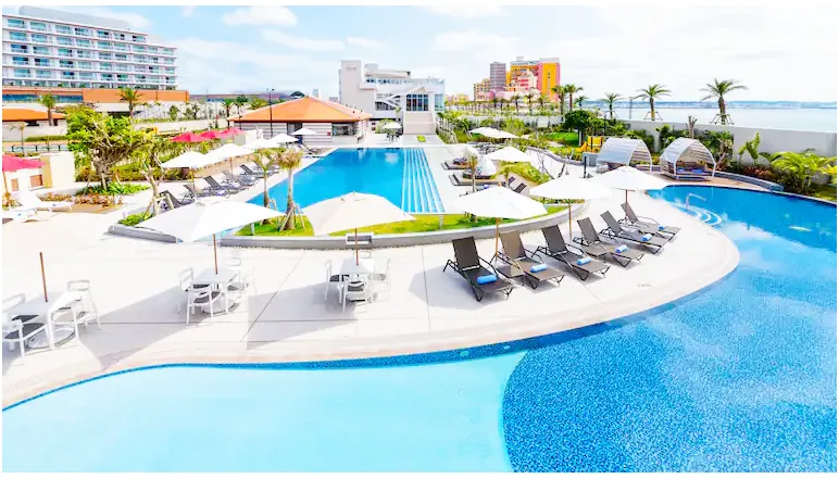 더블트리바이힐튼-수영장