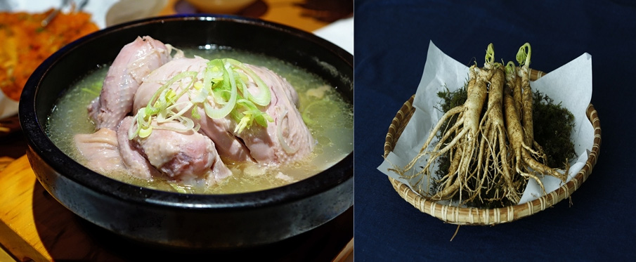 왼쪽은 닭과 인삼을 넣고 끓인 삼계탕을 검은 뚝배기에 담아두고 찍은 사진이고, 오른쪽은 인삼 5뿌리를 대나무로 만든 동그란 소쿠리에 종이를 깔고 그 위에 놓고 찍은 사진