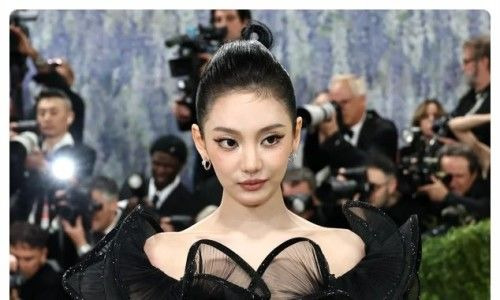 2026 멧 갈라 블랙핑크 제니 540시간 샤넬 드레스 화제, 카리나 한복 패션까지 K-스타 총정리