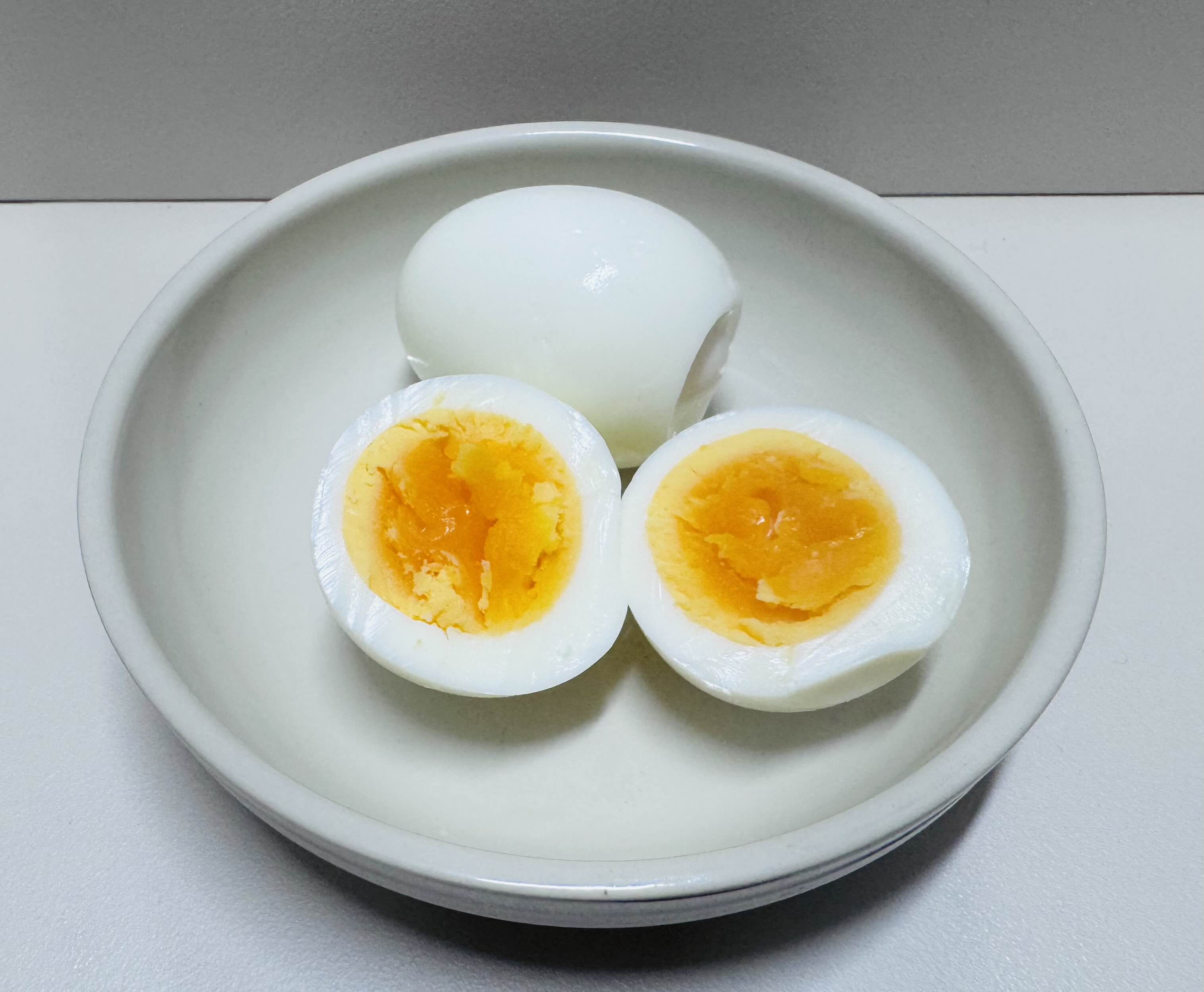 알맞게 삶아진 단백질 가득한 삶은계란입니다.