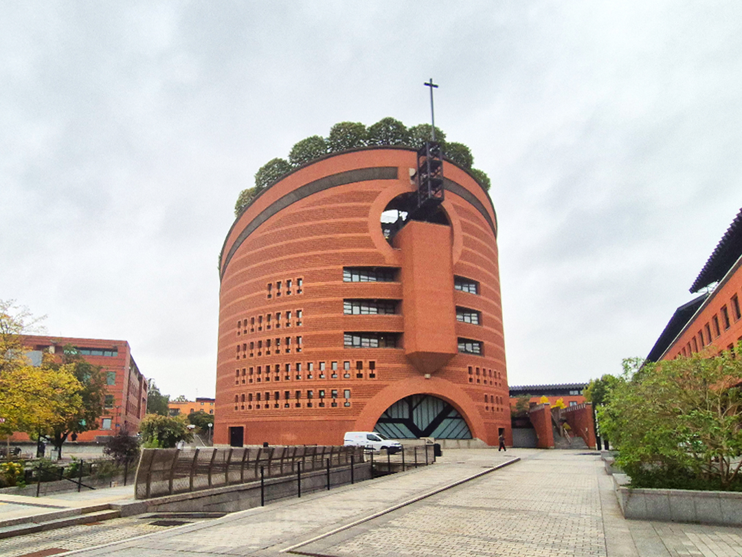 프랑스 에브리 부활 대성당 (Cathédrale de la Résurrection d'Évry) 마리오보타 건축 성당 김인중 신부 스테인드 글라스