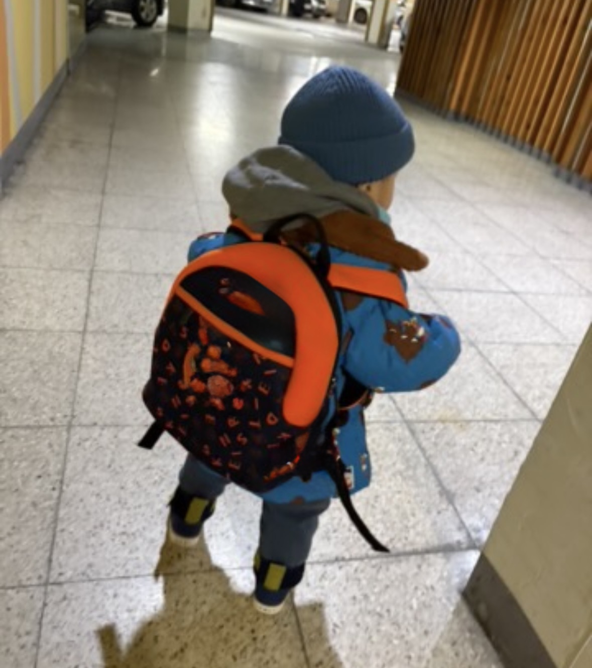 어린이집 가는 첫째