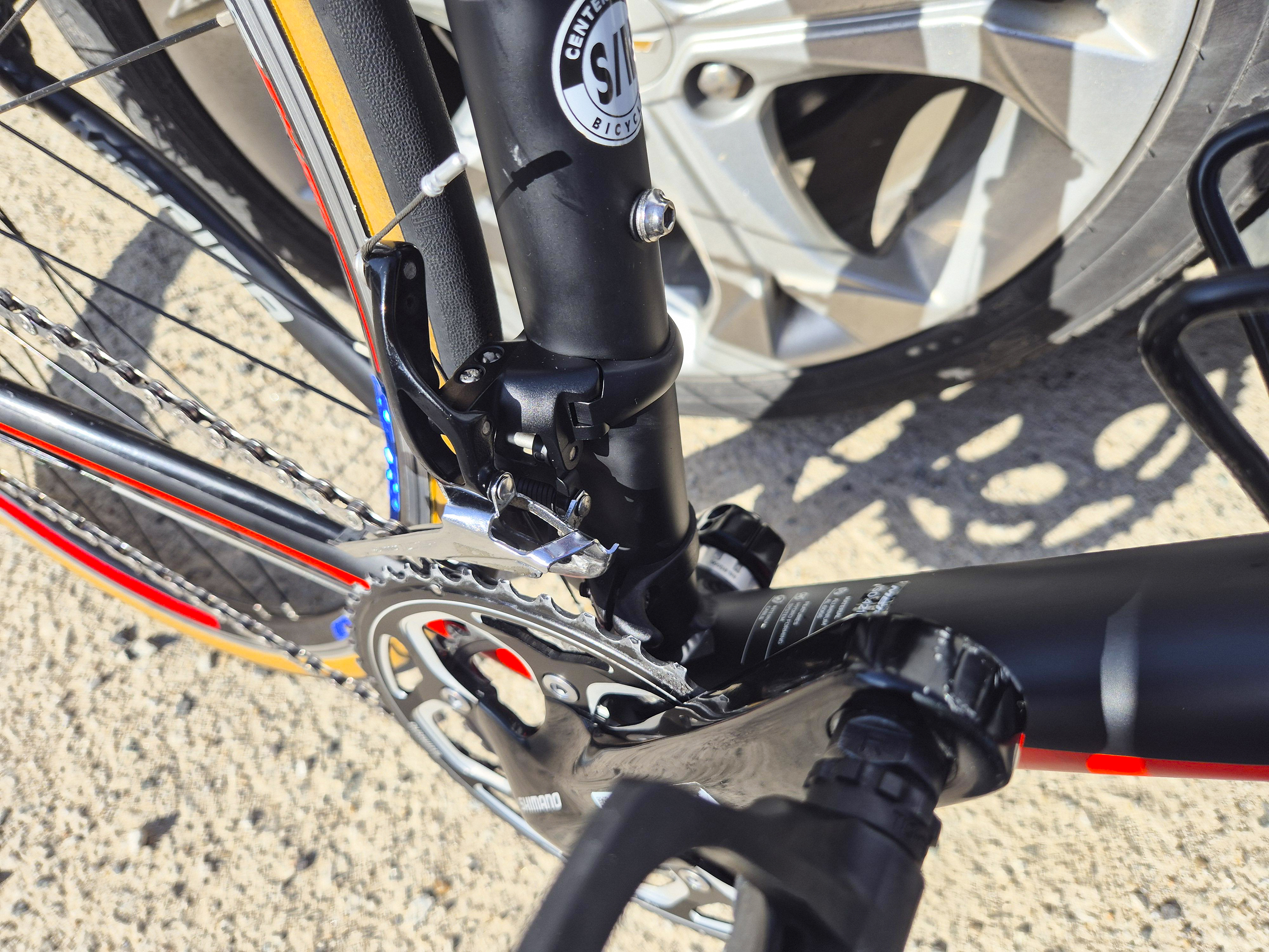 자전거 세차 완료된 모습 페달 샷