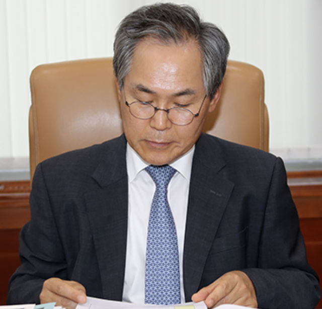 우윤근 뇌물수수 논란