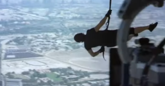 톰 크루즈의 미친 스턴트 촬영비화