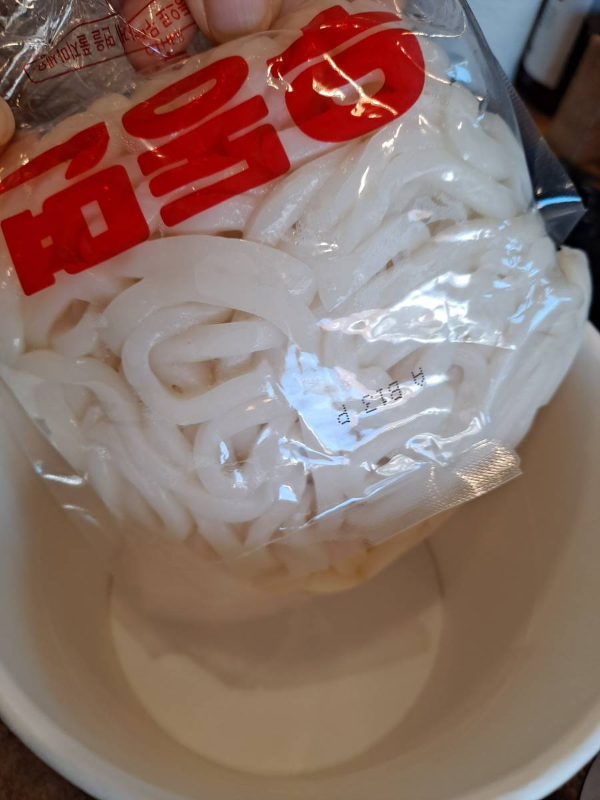 세븐일레븐 우동면 넣다