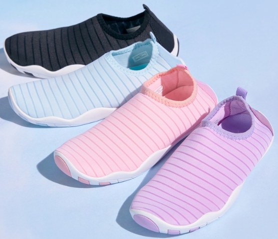 여름 물놀이용품 추천 가이드-아쿠아슈즈