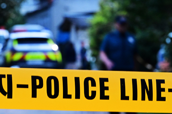 경기 김포시의 아파트에서 한 남성이 경비원을 흉기로 찌르고 달아나는 사건이 발생해 경찰이 수사에 나섰다. 본 기사와 무관한 이미지. [사진=뉴시스]