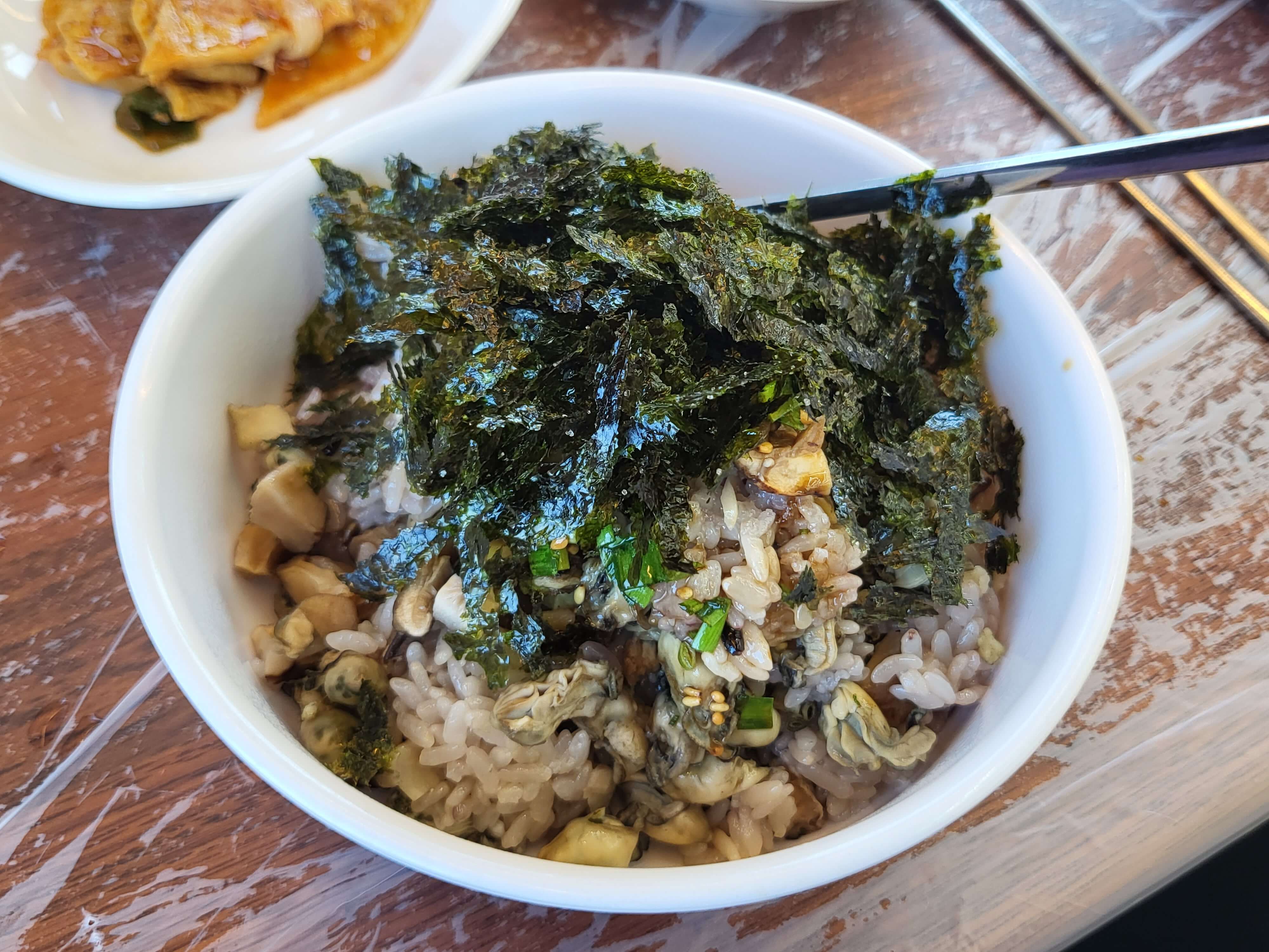 신진도 행복한 아침 굴솥밥