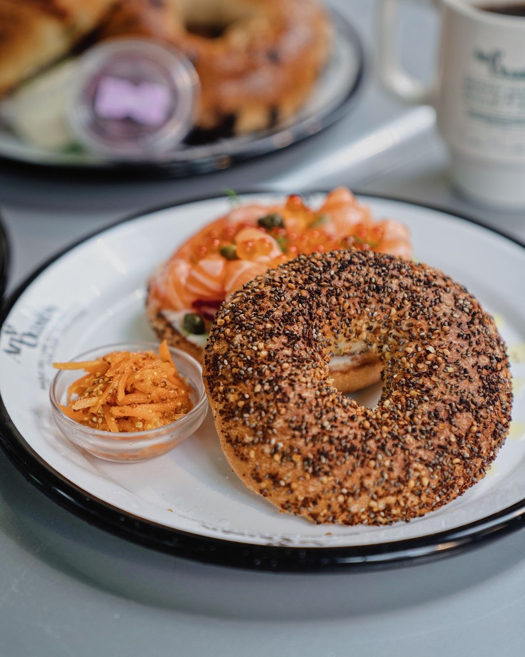 강남 압구정로데오 청담에서 맛보는 오픈런과 웨이팅 기본 트렌드 빵집 베이컨 대파 치즈, 베이글, 오믈렛, 샌드위치 브런치 베이커리 카페 맛집 추천 생방송투데이 리얼맛집 오늘방송 빵 플레이스